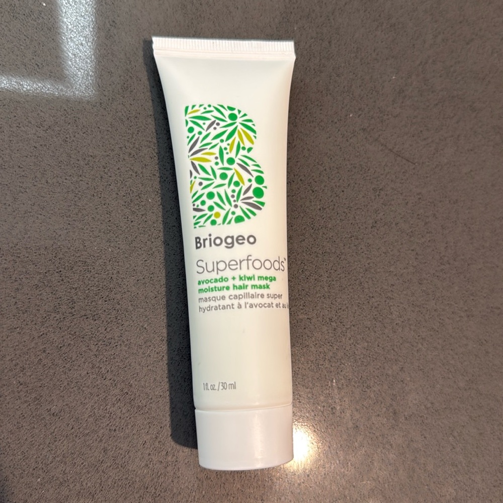 NEW - Briogeo Superfoods avocado + kiwi mega moisture hair mask